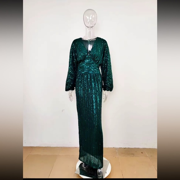 🎉Shine in this Sexy Long Sleeve Sparkly Maxi Dress, perfect for holiday events - Picture 9 of 16